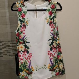Sleeveless blouse floral beautiful large